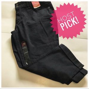 Price Drop! Arizona Jeans Black Capri Juniors Sz19